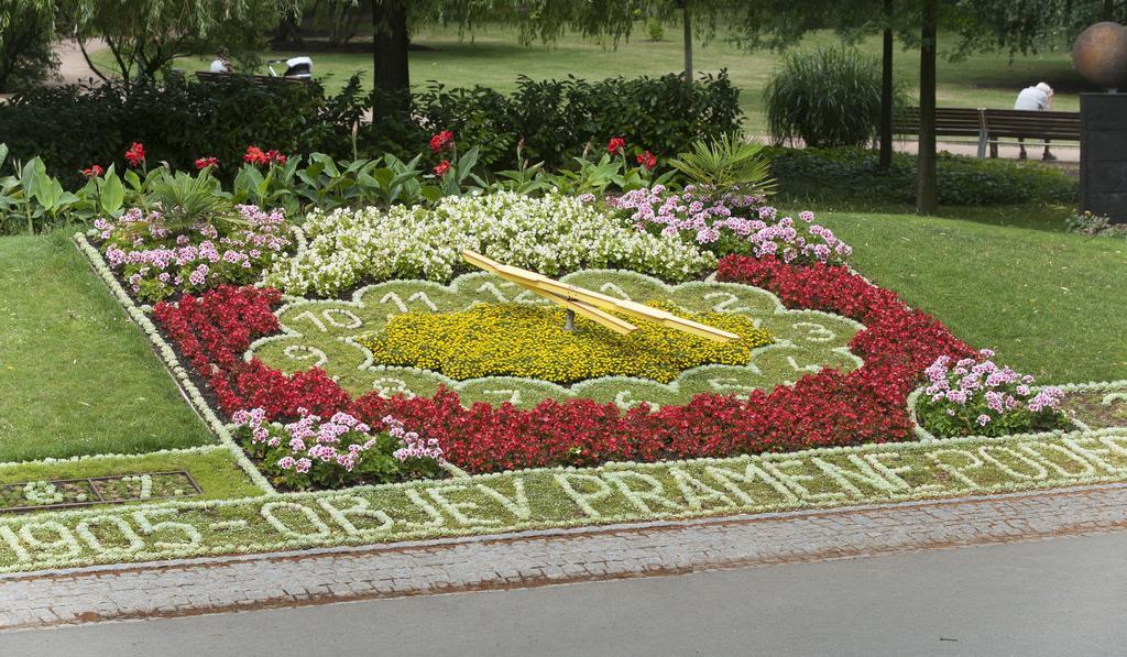 Hotel Bellevue Tlapak Podebrady Luaran gambar