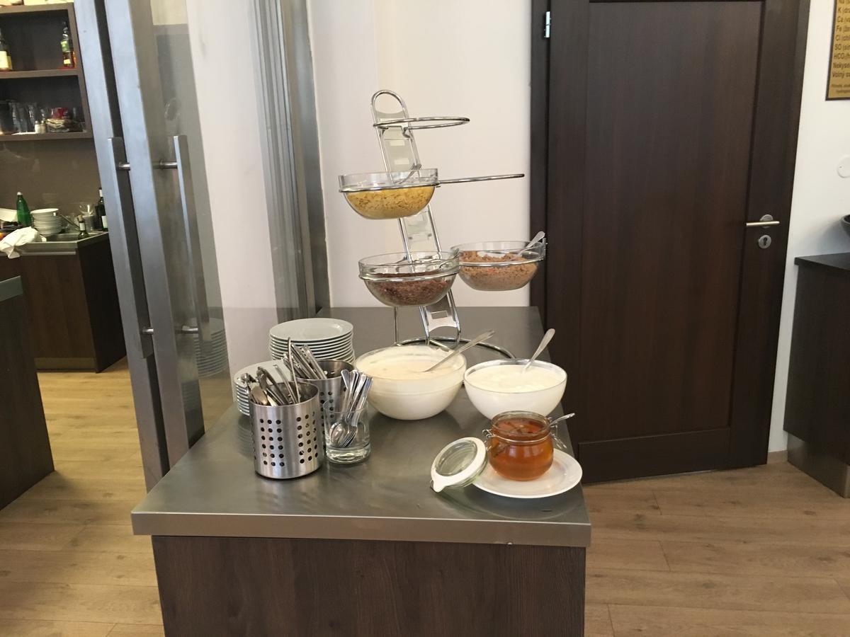 Hotel Bellevue Tlapak Podebrady Luaran gambar